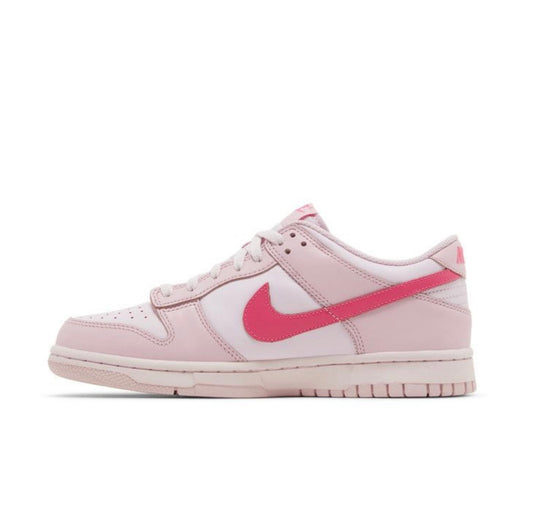 Nike Dunk Low GS ‘Triple Pink’